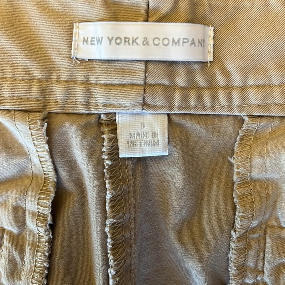 NY & Co Shorts 🤎 - Picture 9 of 14